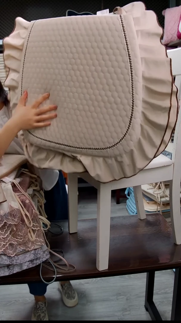 布菱形细绒：米色6个