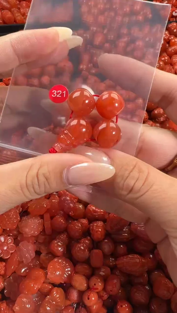 颈饰未镶嵌南红玛瑙1