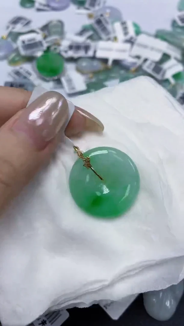 翡翠18K金镶嵌颈饰天然缅甸翡翠A货