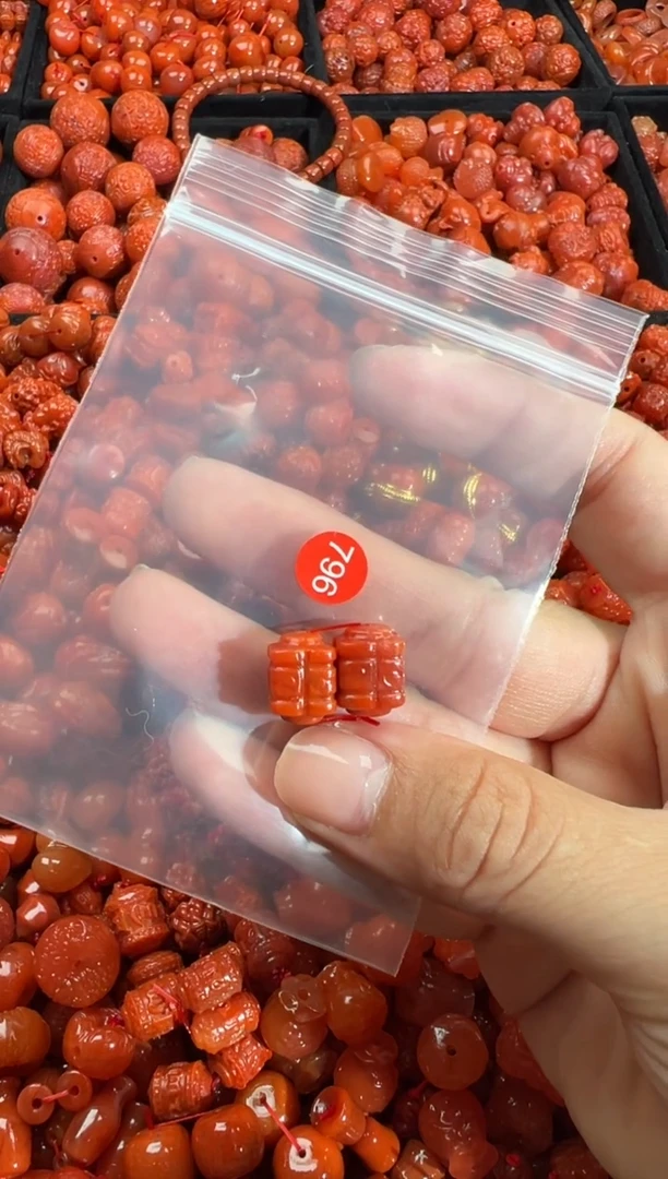 南红玛瑙未镶嵌颈饰1