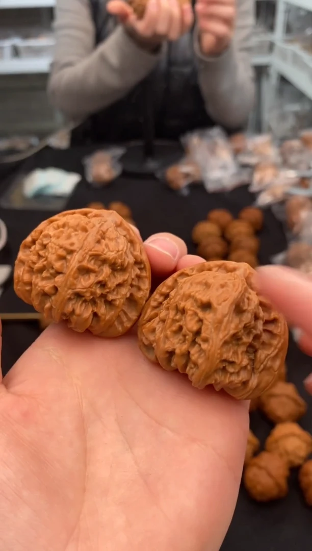 【闪购商品】文玩核桃把件三角白43-u687