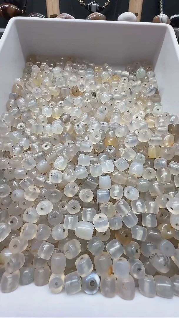 未镶嵌颈饰玛瑙/玉髓玛瑙 每单两颗