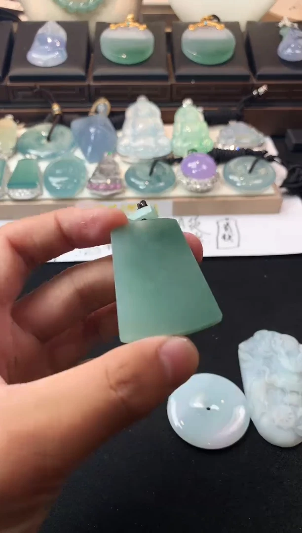 未镶嵌定制翡翠清****红 S毛货不退不换