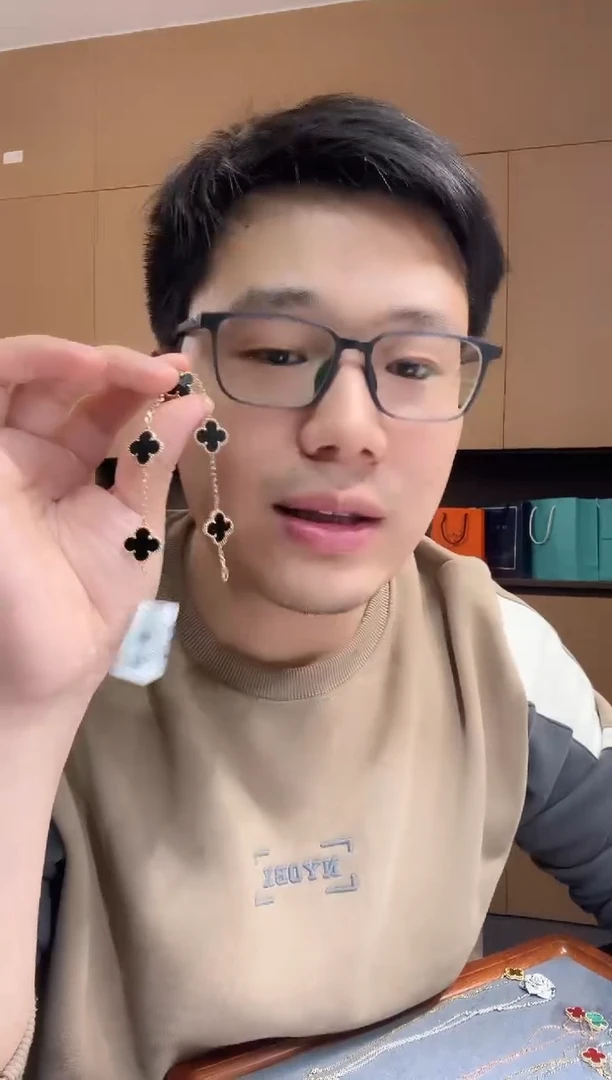 【闪购商品】玛瑙/玉髓手链18K金镶嵌黑色k黄，五花手链GHJ