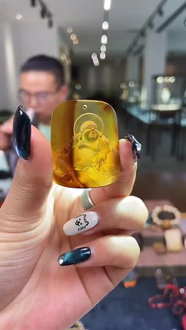 琥珀颈饰未镶嵌缅甸琥珀佛公雕刻件