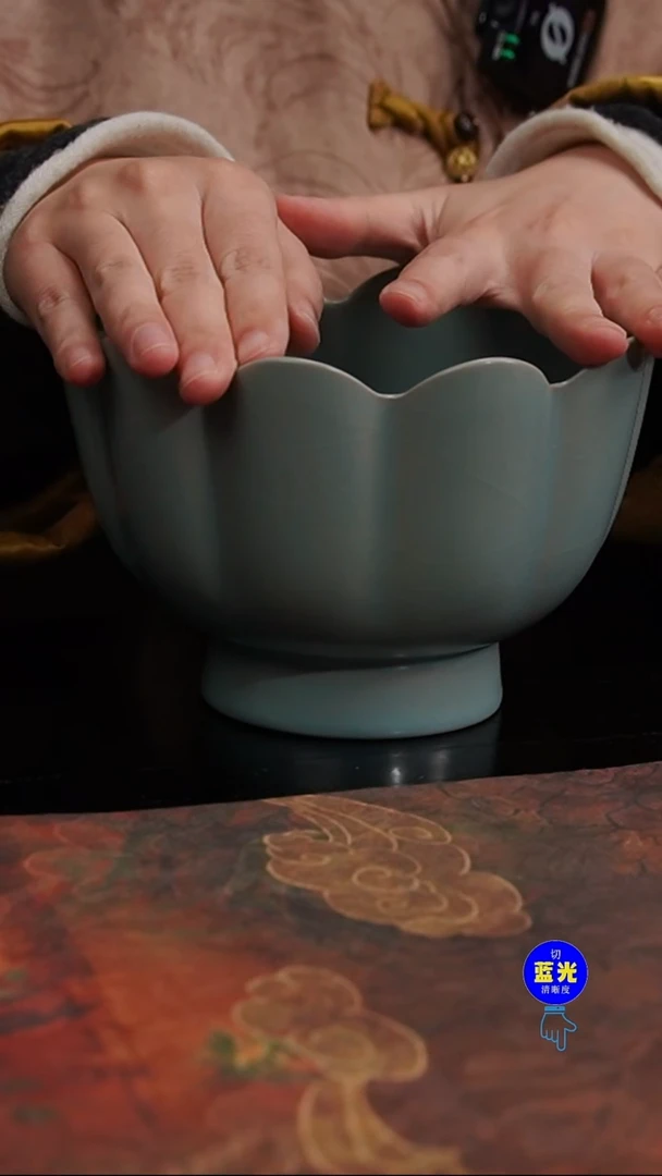 摆件瓷瑕（淡斑）清凉寺原矿釉莲花式温碗0053