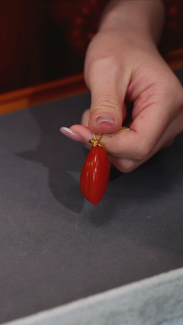 吊坠(不含链)18K金镶嵌南红玛瑙原矿D11