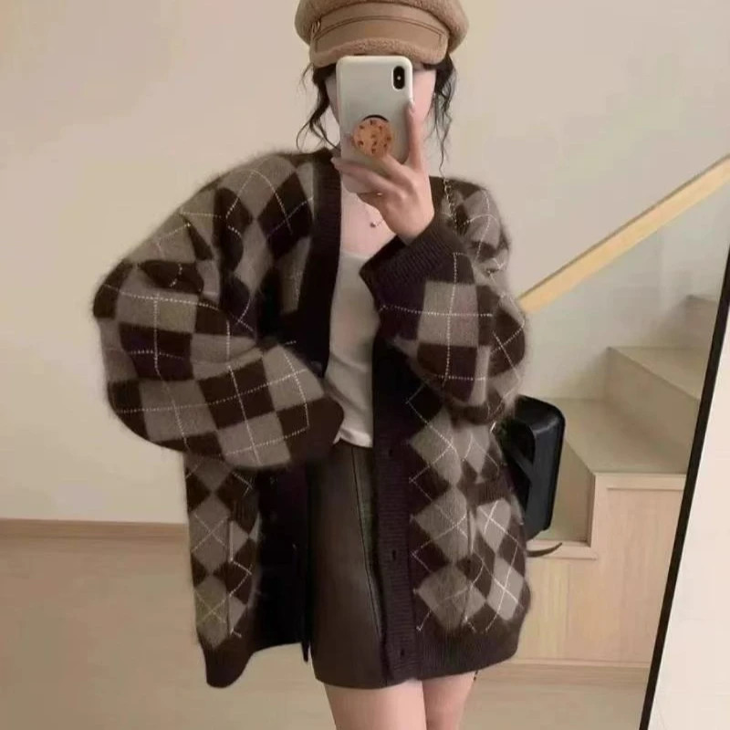 欧货重磅撞色羊毛衫外套女2024秋冬新款长袖上衣菱形宽松毛衣潮