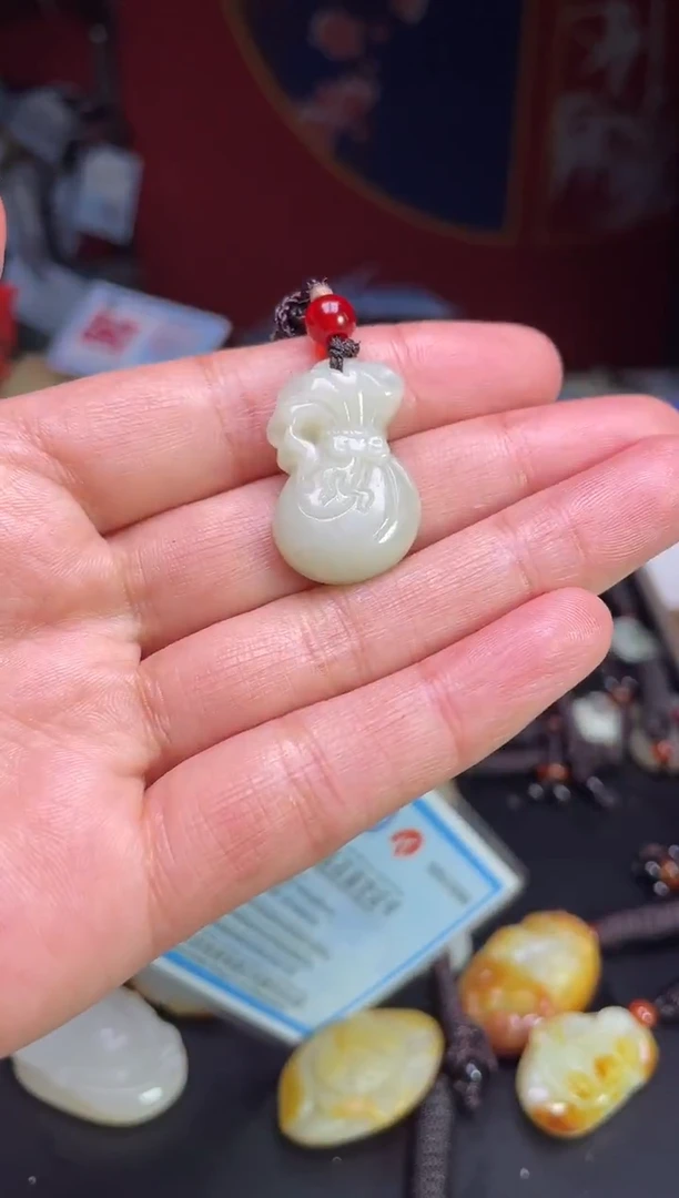 颈饰未镶嵌和田玉1