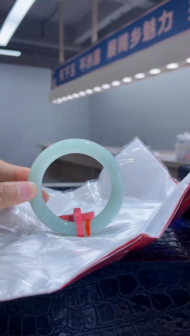 未镶嵌手镯翡翠手镯2