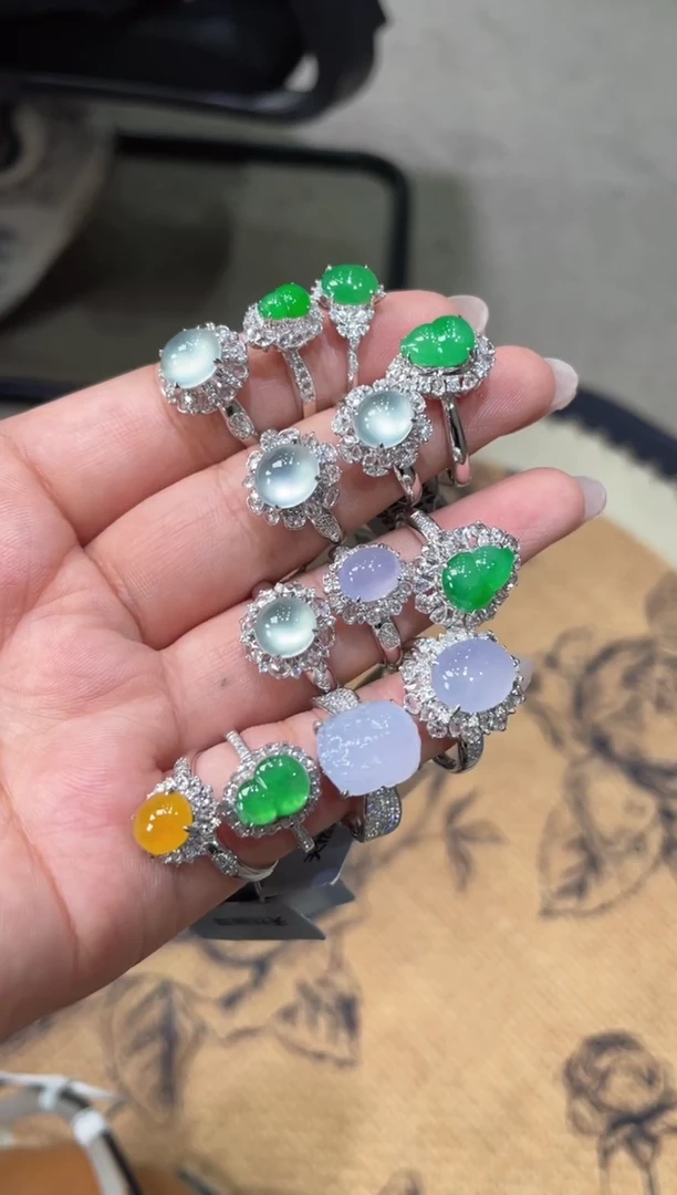 18K金镶嵌戒指翡翠合集（小万）