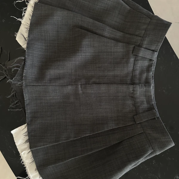 高阶时髦搭配神裤立体有型MIU风毛边西装短裤