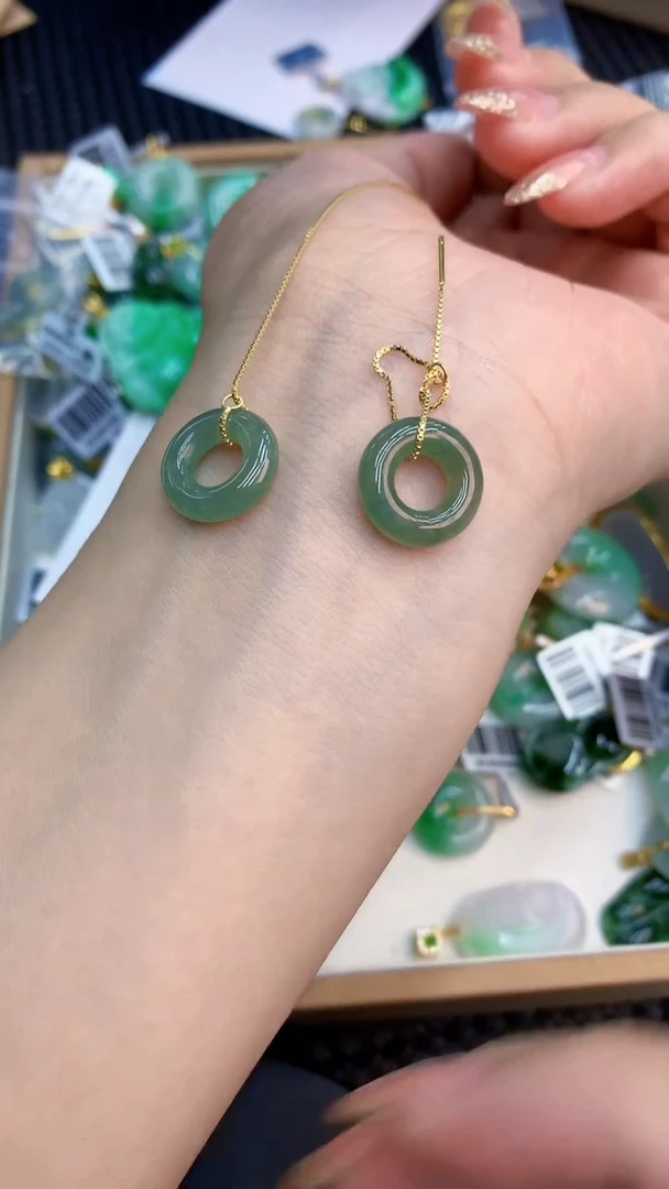 翡翠银S925镶嵌颈饰            8