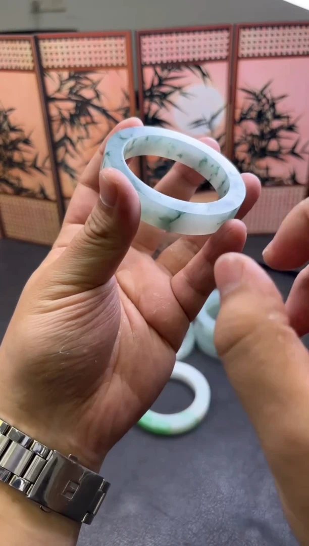 未镶嵌手镯定制翡翠乖*手镯