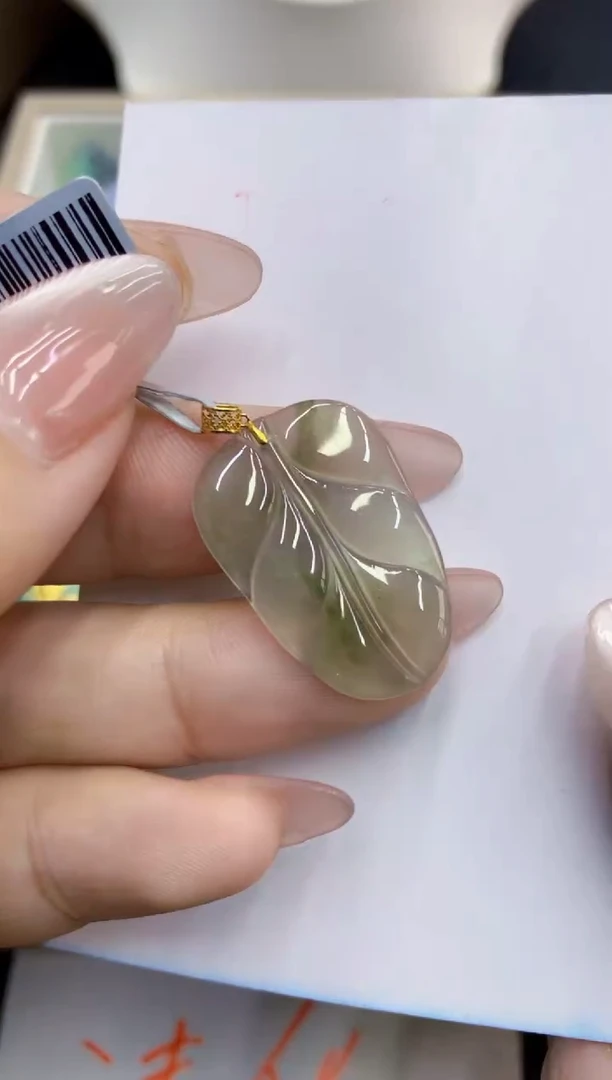 翡翠18K金镶嵌吊坠(不含链)1