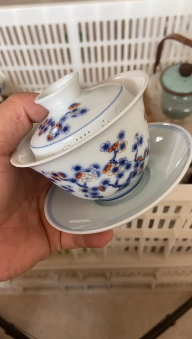 摄影的产品有使用过的痕迹有点脏介意勿拍