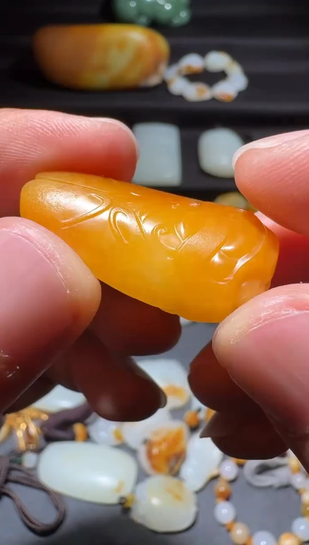 未镶嵌和田玉挂件和田玉