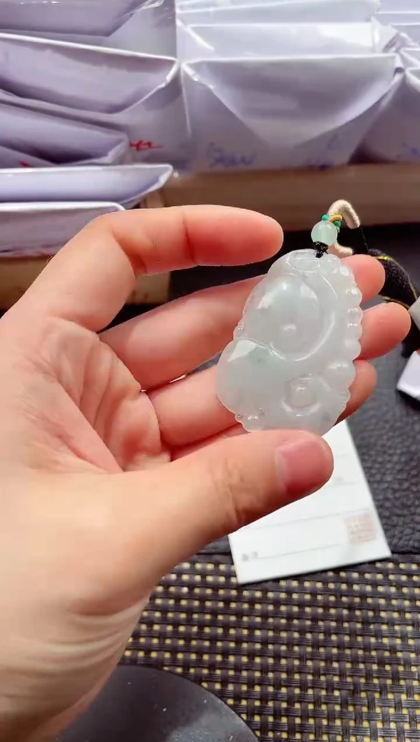 颈饰未镶嵌翡翠 000111