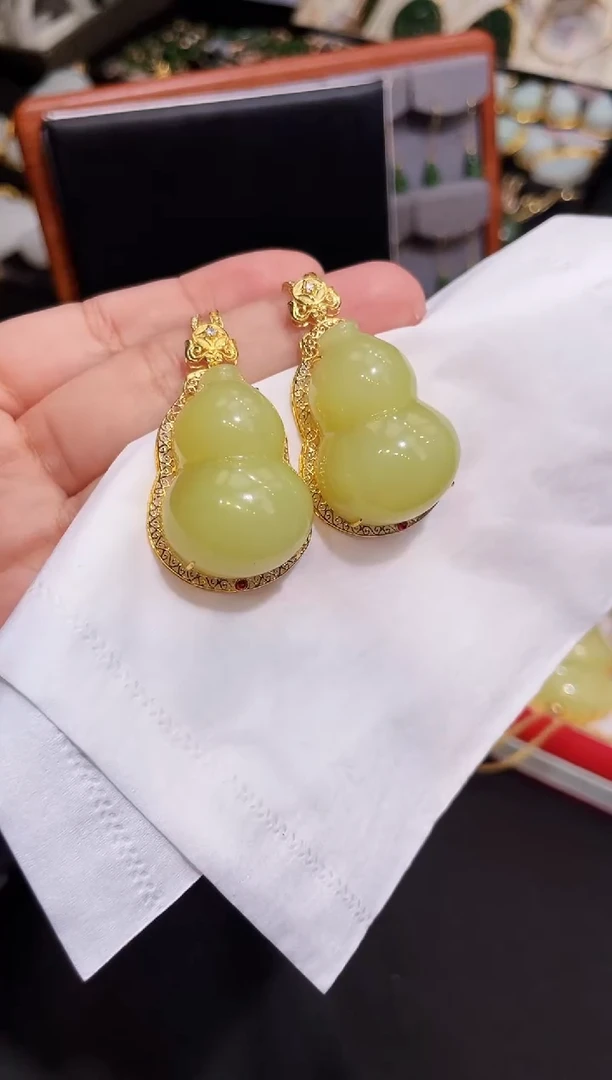 和田玉18K金镶嵌吊坠(赠链)34MM 多样性发一