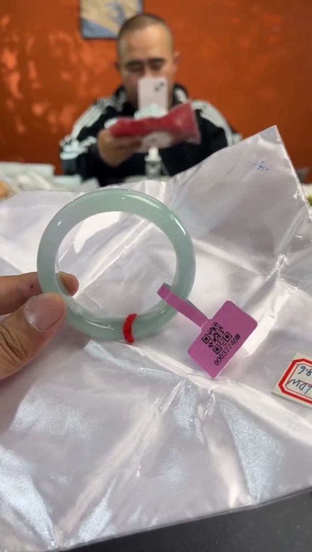 未镶嵌手镯翡翠小**℃52