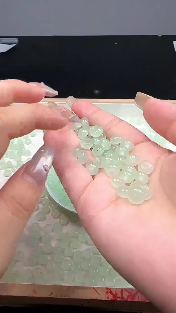 未镶嵌和田玉珠宝半成品甜果绿N453卡5*8MM20颗