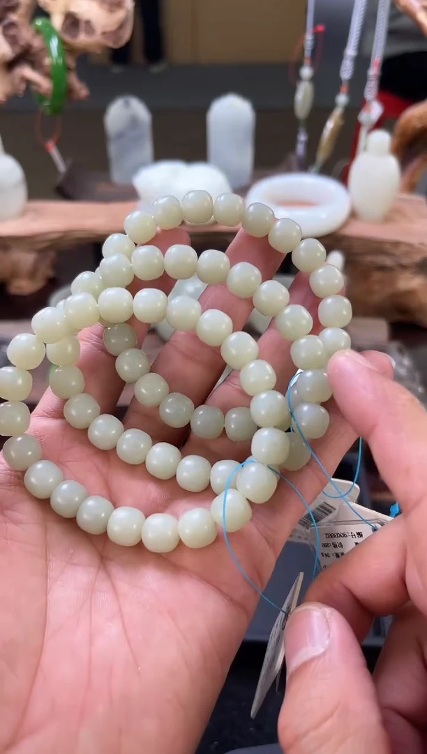 【闪购商品】和田玉手串未镶嵌卡10且末青白老型特价 多样性发一