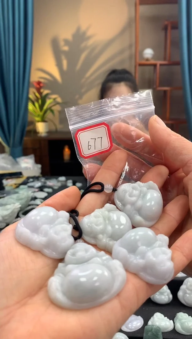 翡翠未镶嵌颈饰佛公677 多样性发一件