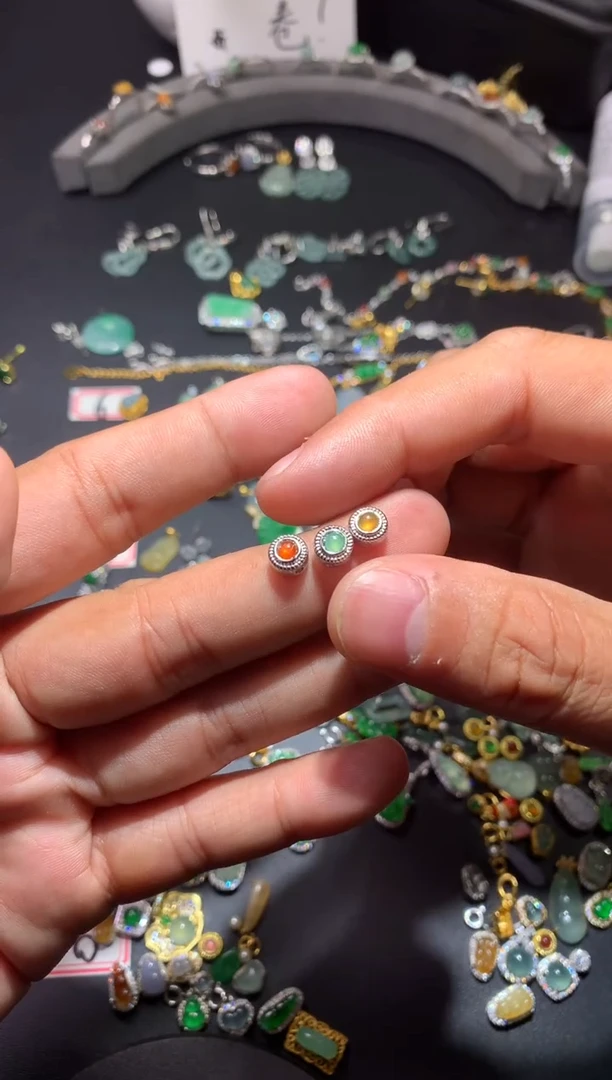 吊坠(不含链)未镶嵌翡翠1