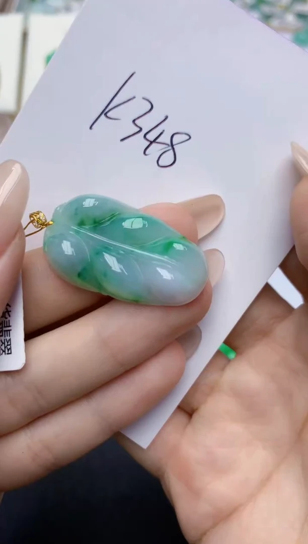 翡翠18K金镶嵌颈饰天然缅甸翡翠A货