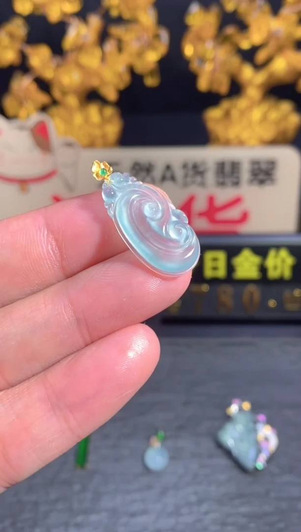 翡翠未镶嵌颈饰