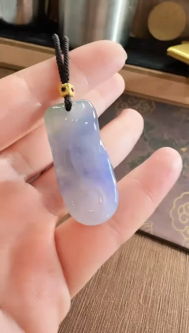 翡翠未镶嵌颈饰吊坠