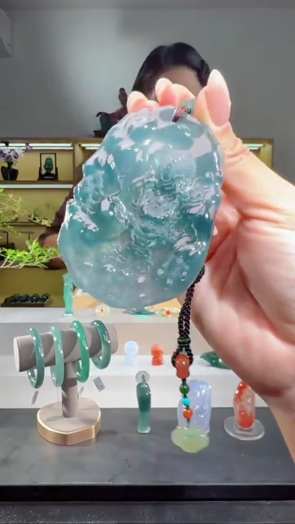 吊坠(不含链)未镶嵌翡翠龙牌