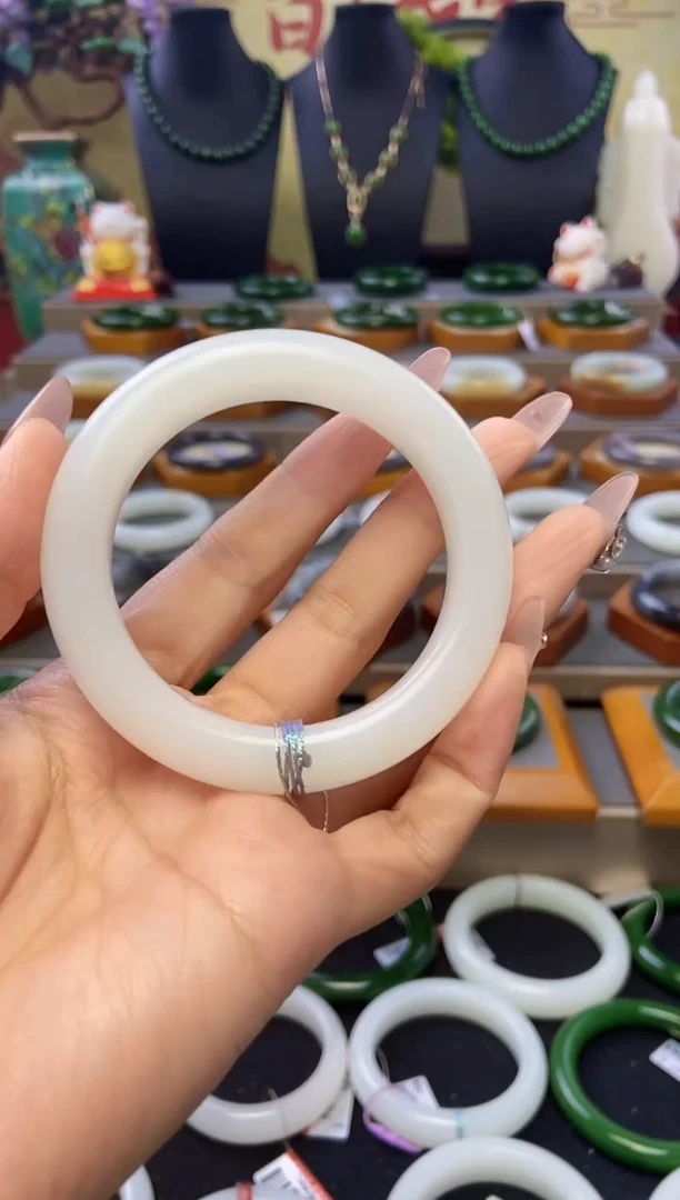 未镶嵌手镯和田玉新疆山流水羊脂玉手镯56.4