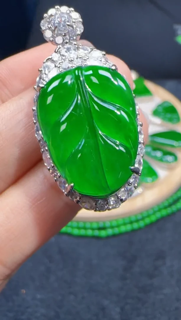 未镶嵌定制翡翠翡翠吊坠43