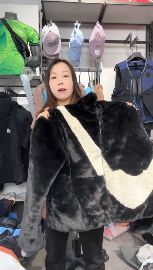 1334  编码 瑕疵款直播间过款为准 尺码