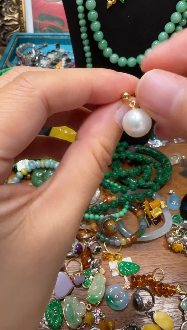 非金属无白珠耳钉