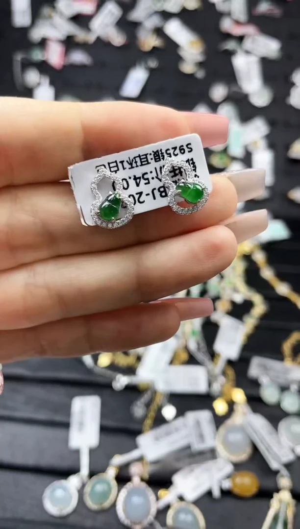 颈饰未镶嵌翡翠我