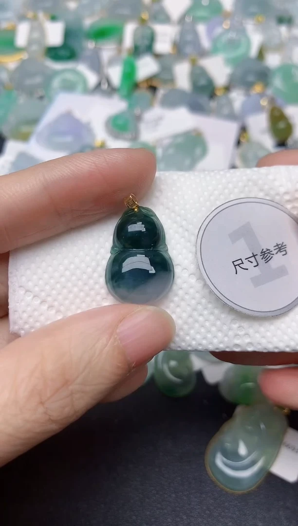 颈饰18K金镶嵌翡翠天然缅甸A货翡翠