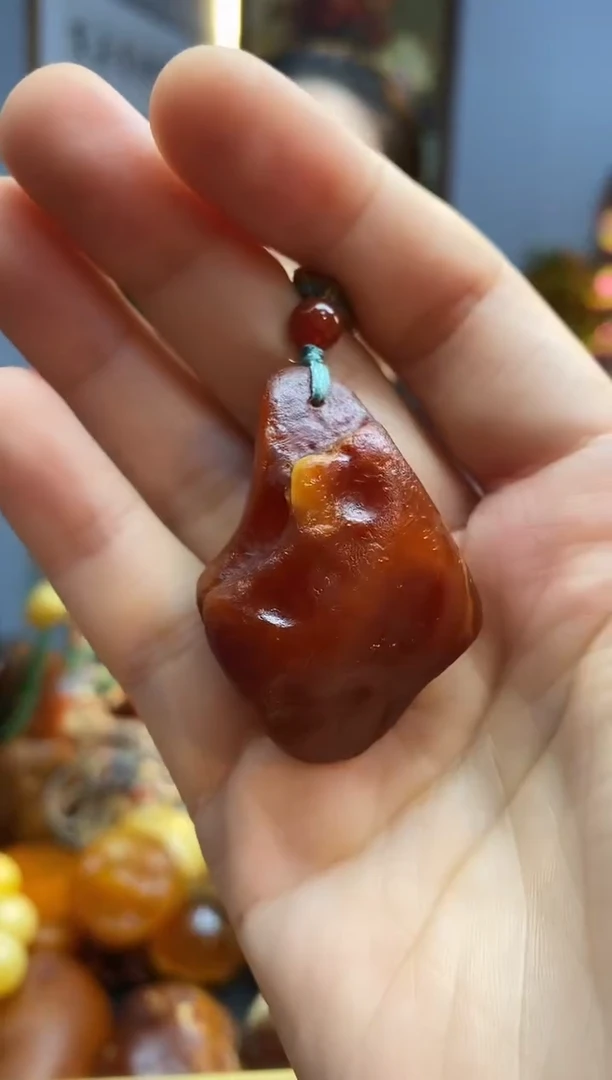 未镶嵌颈饰琥珀吊坠
