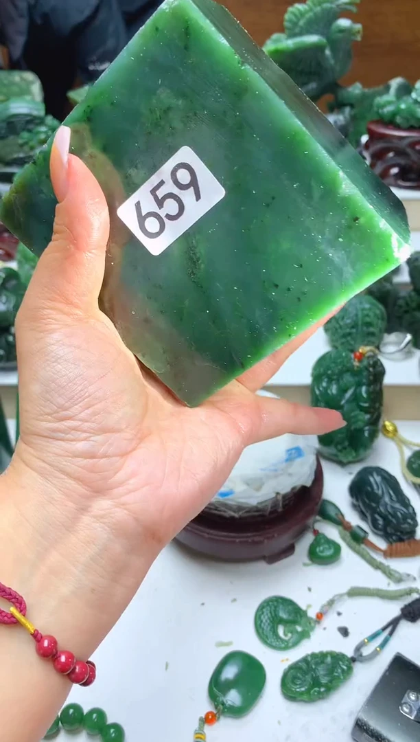 未镶嵌和田玉摆件1