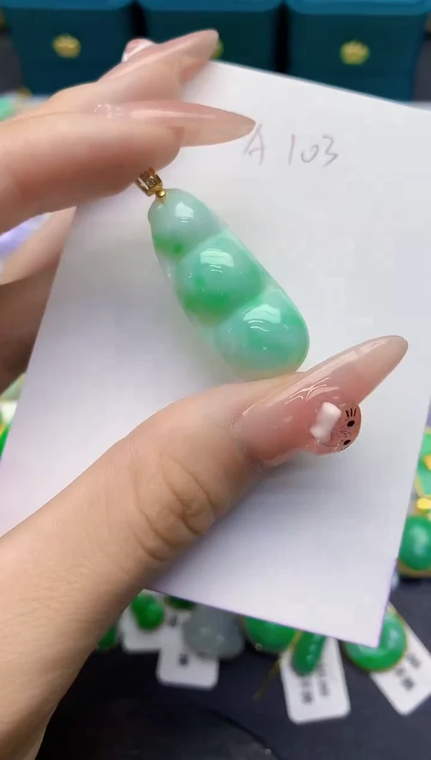 颈饰未镶嵌翡翠缅甸天然翡翠A货