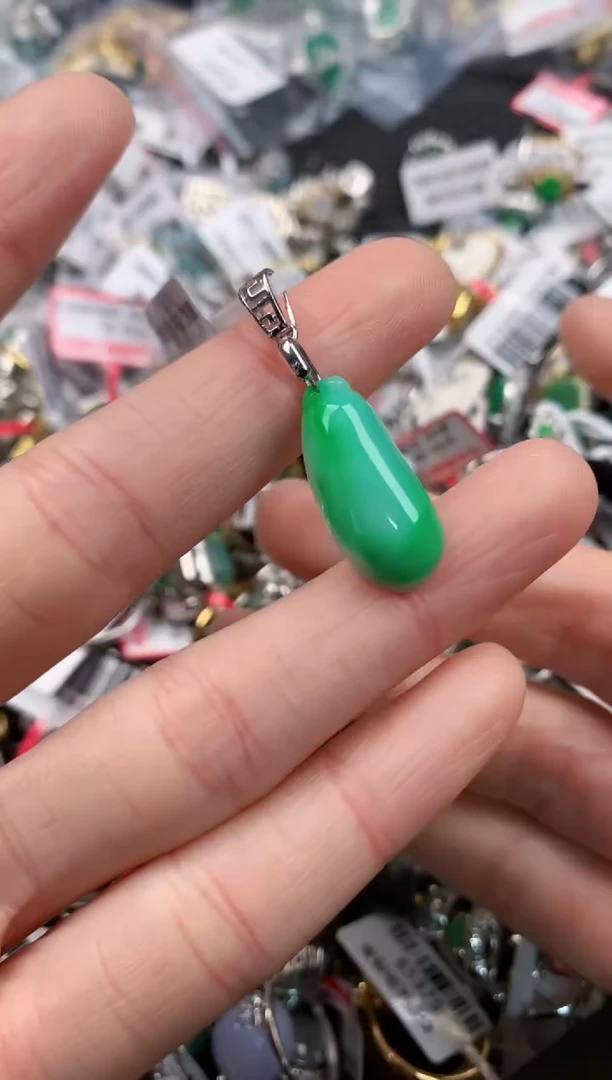 银S925镶嵌戒指翡翠一**?1         10