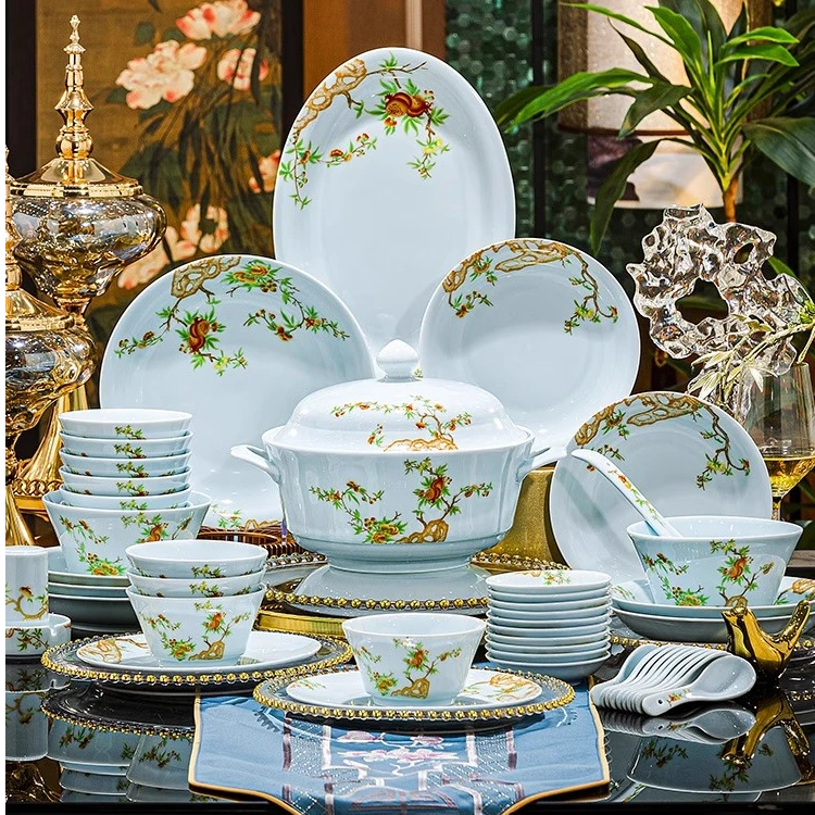 景德镇陶瓷餐具套装碗碟家用轻奢高端高档骨瓷釉下彩碗盘乔迁新居