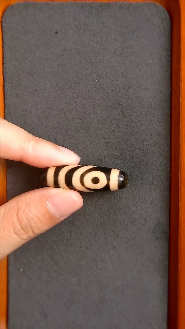 未镶嵌玛瑙/玉髓珠宝半成品上肯全手工水纹两眼天珠11*37