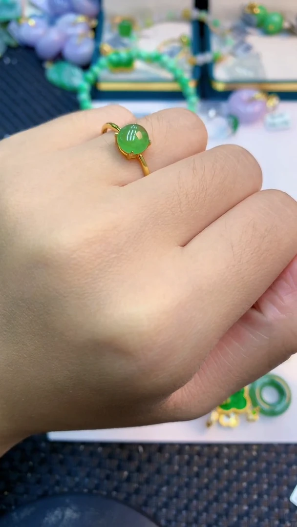 颈饰未镶嵌翡翠1