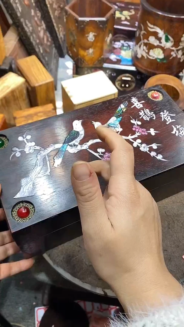 木木雕款大盒子一个