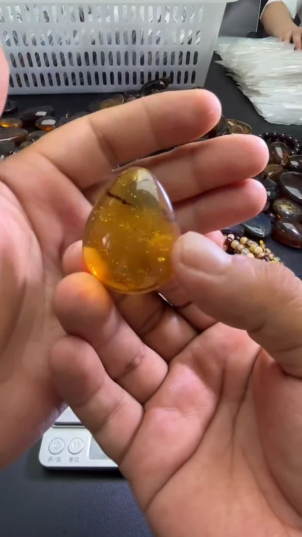 裸石琥珀未镶嵌8