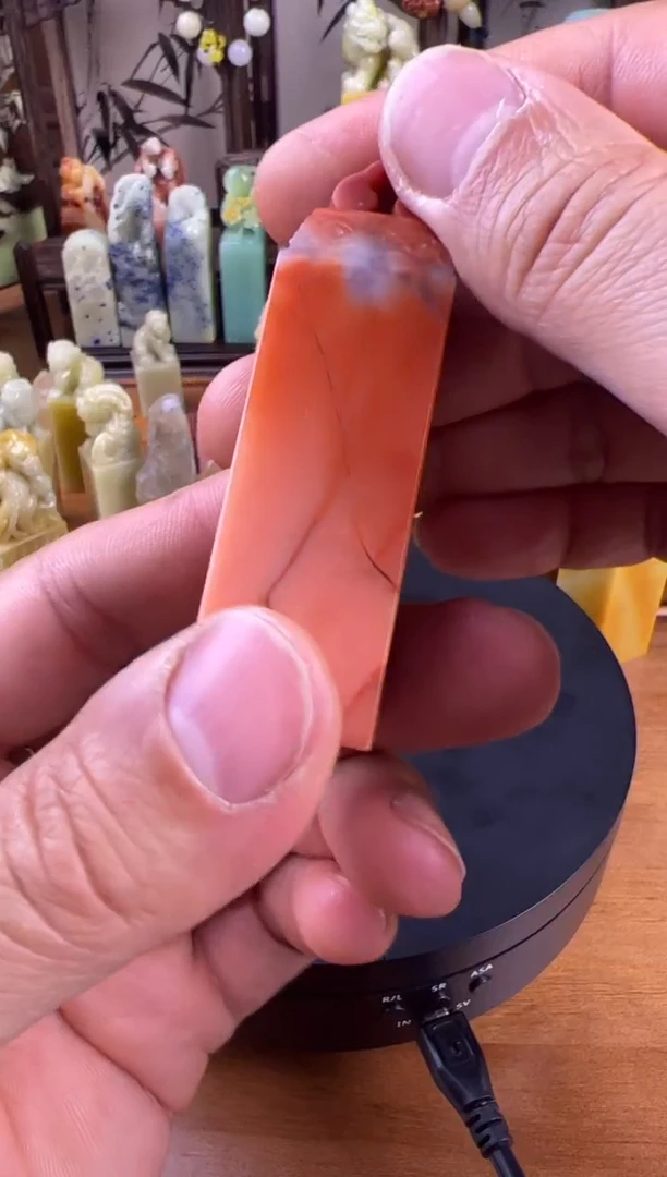 老挝石红花博古神纹如意钮章2.0*2.0*7.0