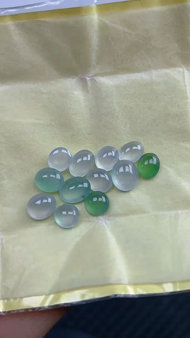 定制翡翠未镶嵌天然翡翠蛋面57