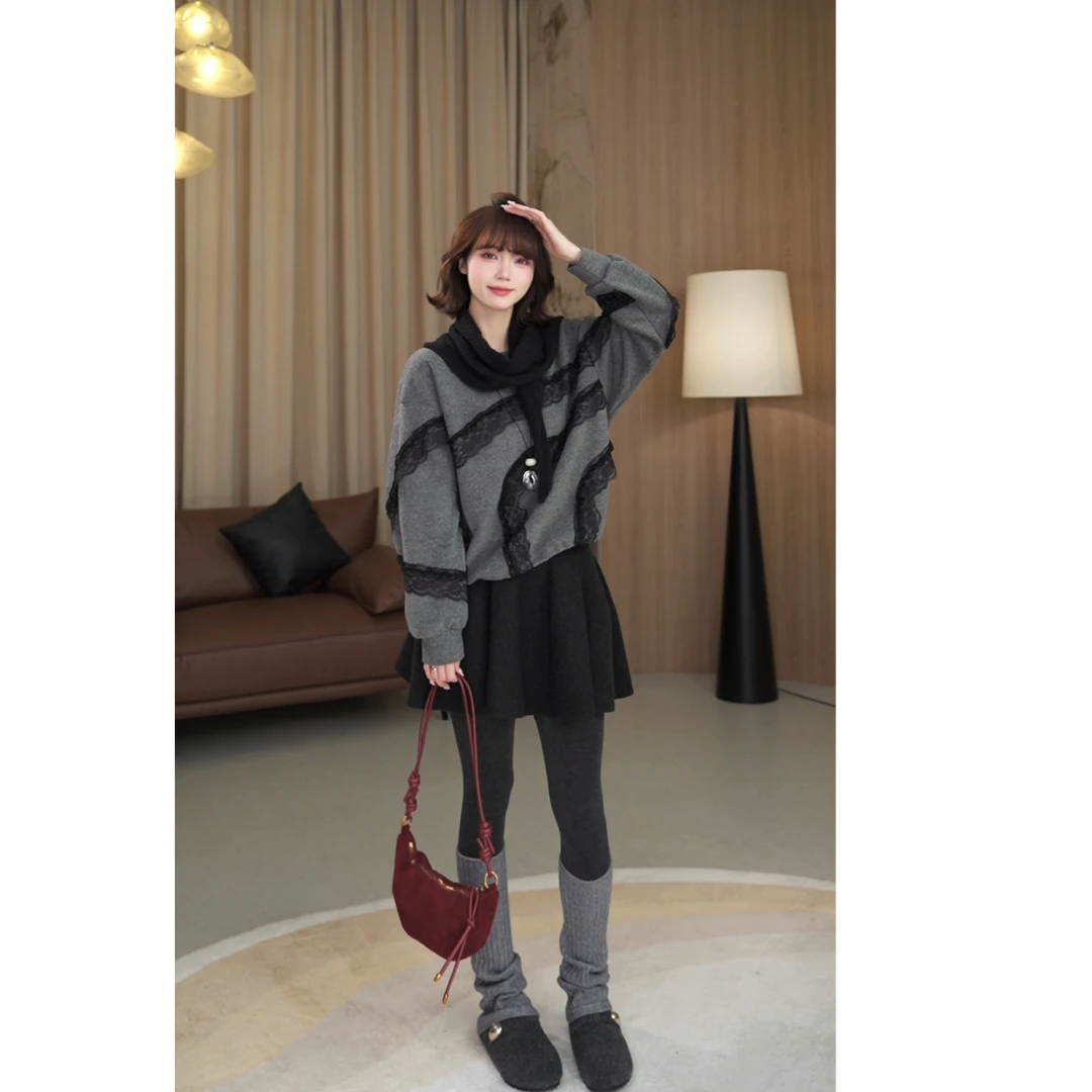 【薇薇绮】时尚圆领长袖卫衣拼接蕾丝显瘦百搭上衣2025秋 E373